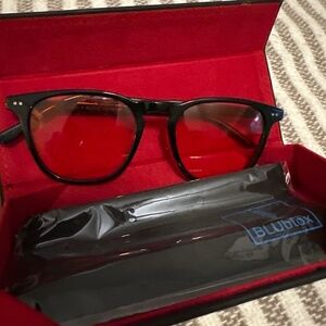 BLUbox red light glasses